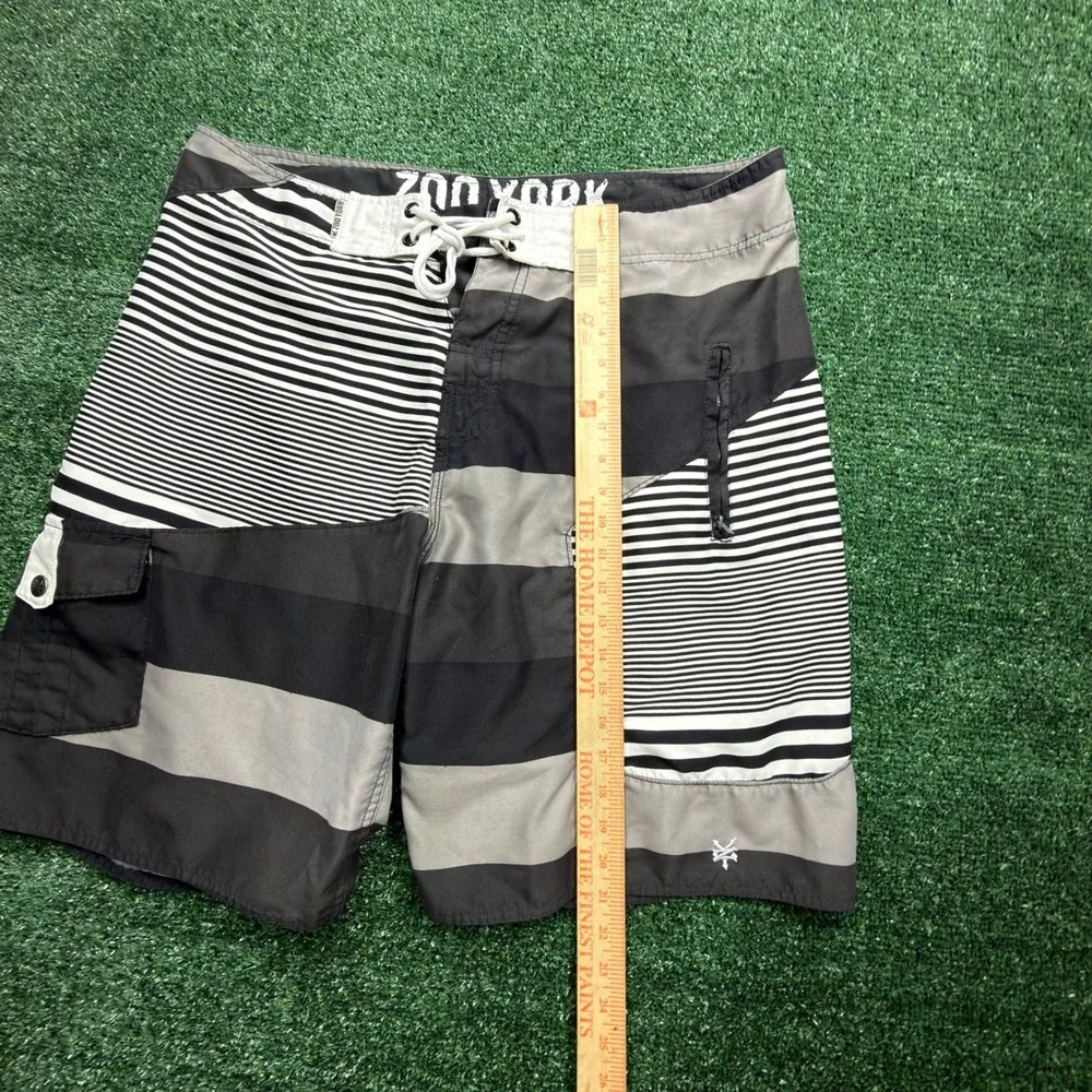 VTG Y2K SURF Zoo York Mens Board Shorts Size 36 Black Grey Striped Surf Trunks